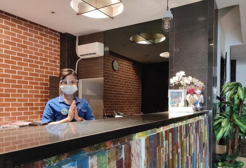 Отель 88 Mangga Besar Raya 120 Jakarta By Wh