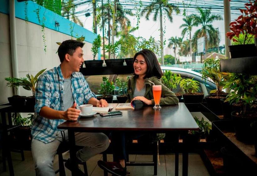 Отель 88 Mangga Besar Raya 120 Jakarta By Wh