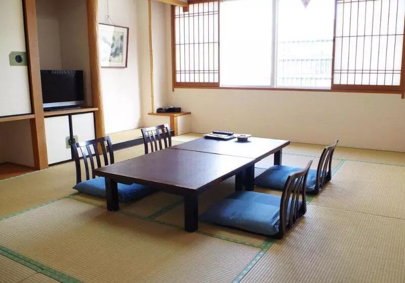 ホテル Ayaha Lakeside