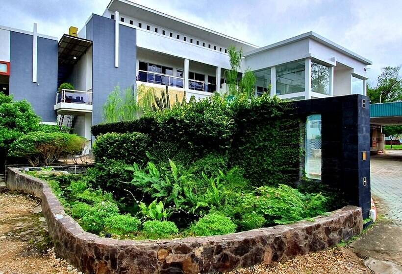 בית מלון כפרי Banjar Permai