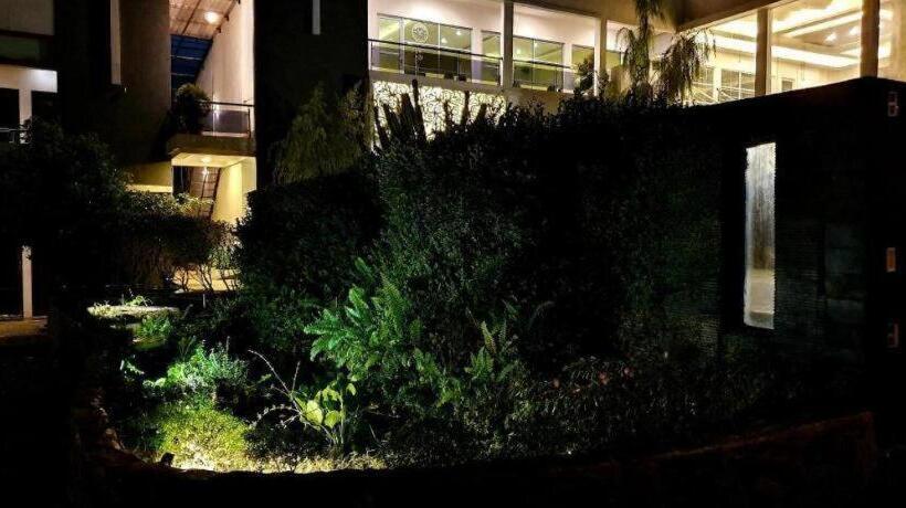 בית מלון כפרי Banjar Permai