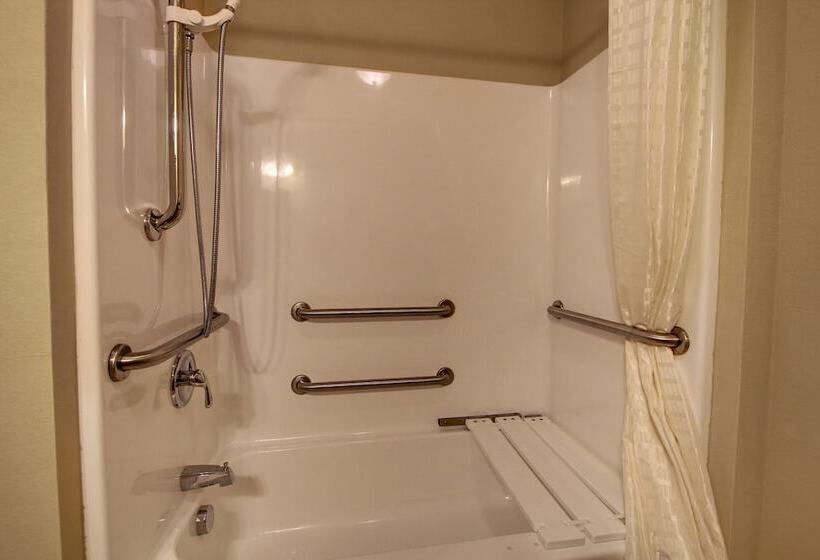 Cobblestone Hotel & Suites   Newton