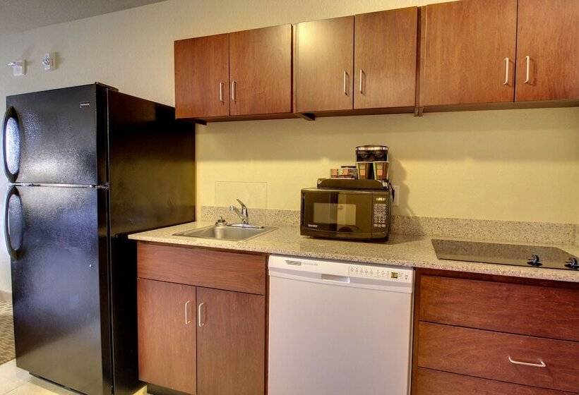 Cobblestone Hotel & Suites   Newton