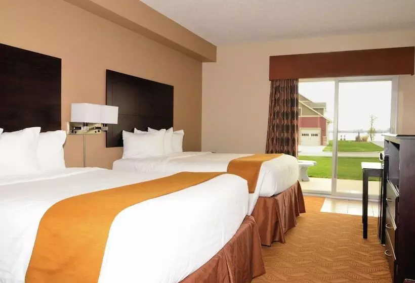 Hôtel Cobblestone Inn & Suites  Lake View