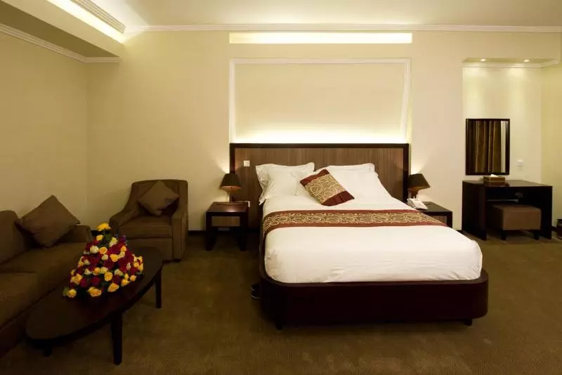 هتل Elilly International