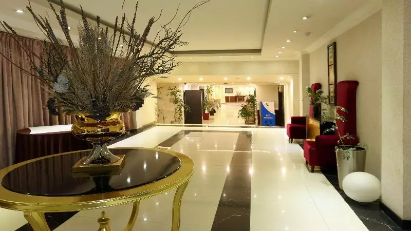 هتل Elilly International