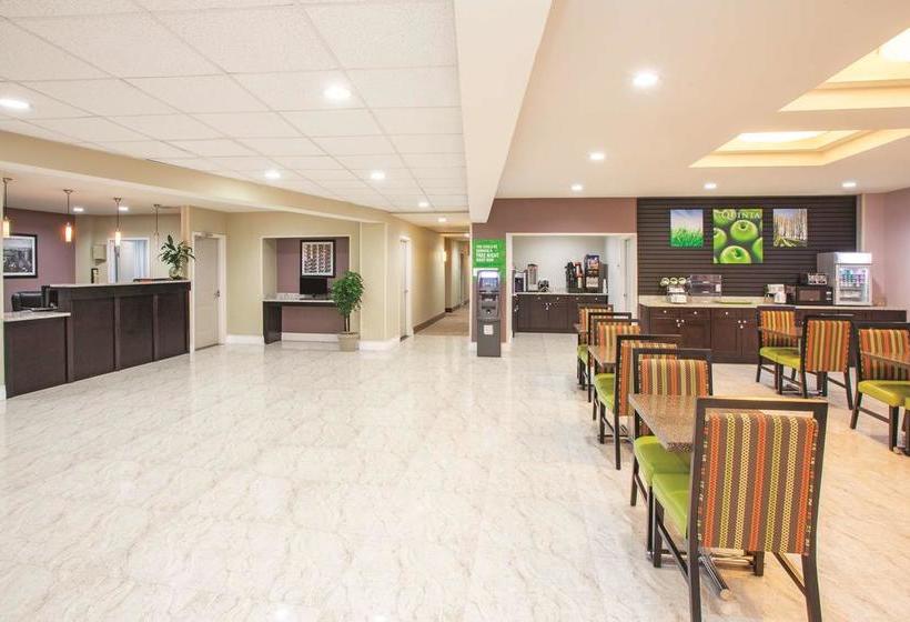 酒店 La Quinta Inn & Suites By Wyndham Far Rockaway
