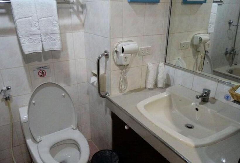 فندق Lido De Paris