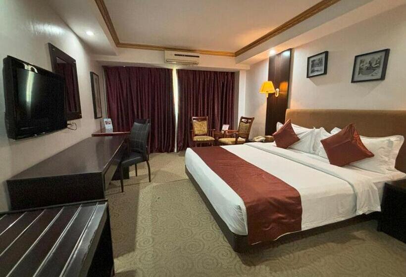 فندق Lido De Paris