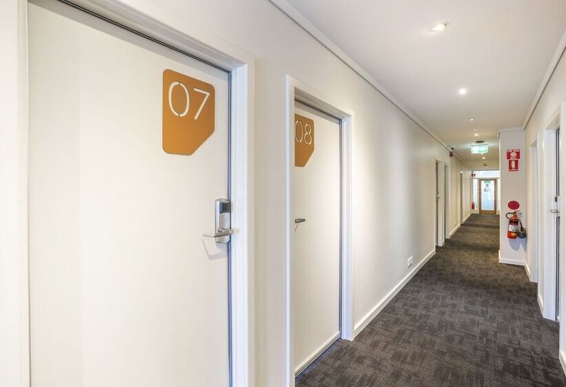 בית מלון כפרי Nightcap At Rose & Crown