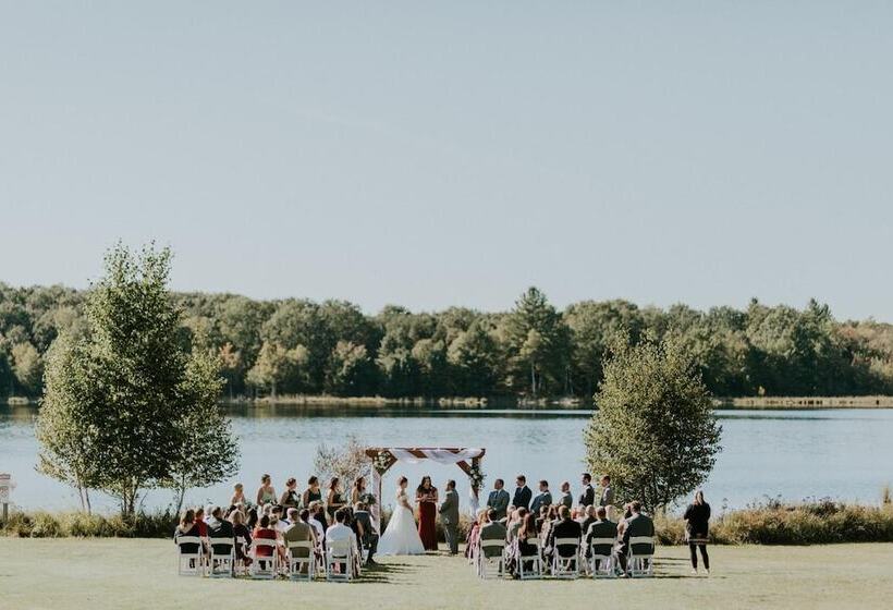 فندق Rockwell Lake Lodge