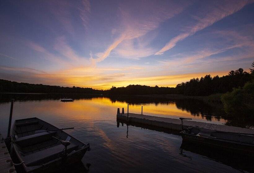 فندق Rockwell Lake Lodge