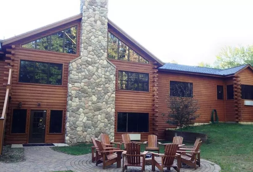 ホテル Rockwell Lake Lodge