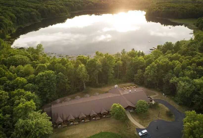 ホテル Rockwell Lake Lodge
