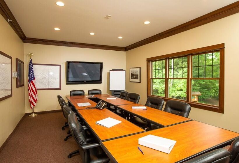 فندق Rockwell Lake Lodge