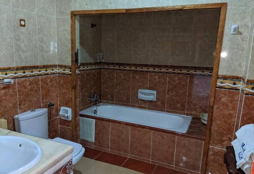 Pension (Hôtel basse catégorie) Malabata Guest House