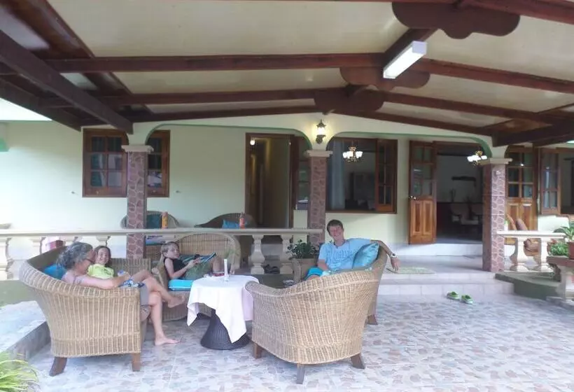 پانسیون Villa Bananier