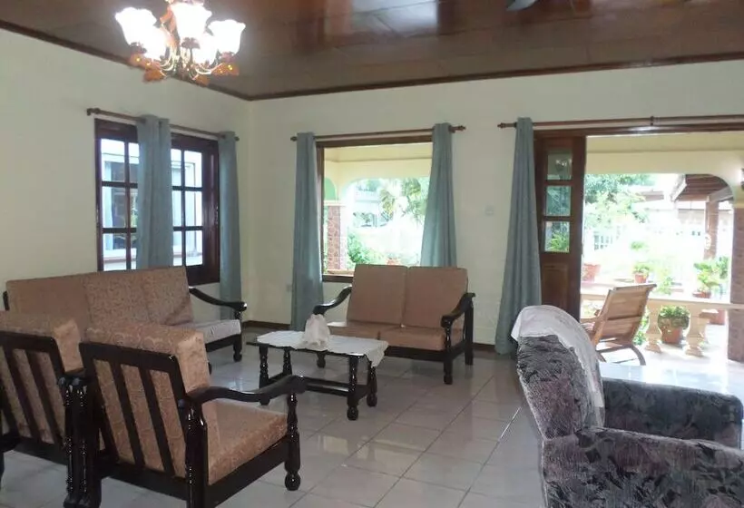 پانسیون Villa Bananier