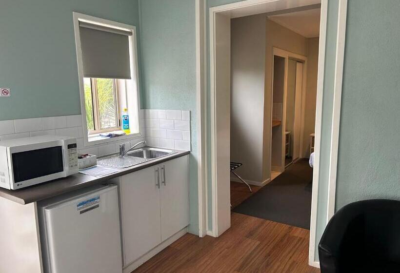 Portarlington Beach Motel