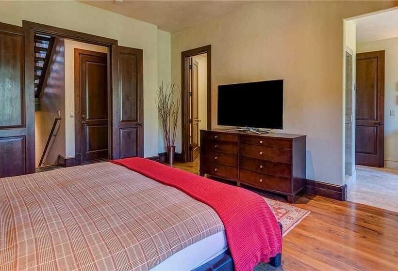 Townhome On The Creek 135