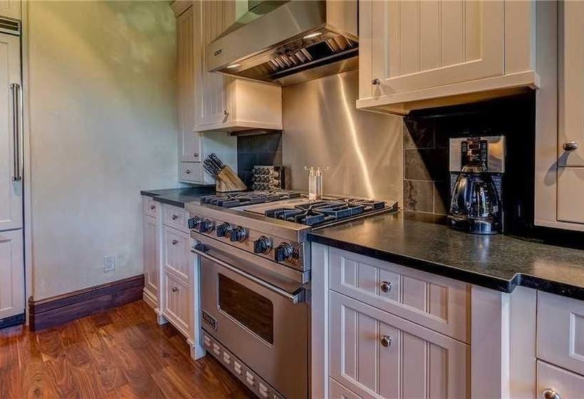 Townhome On The Creek 135