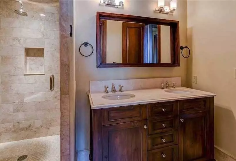 Townhome On The Creek 135