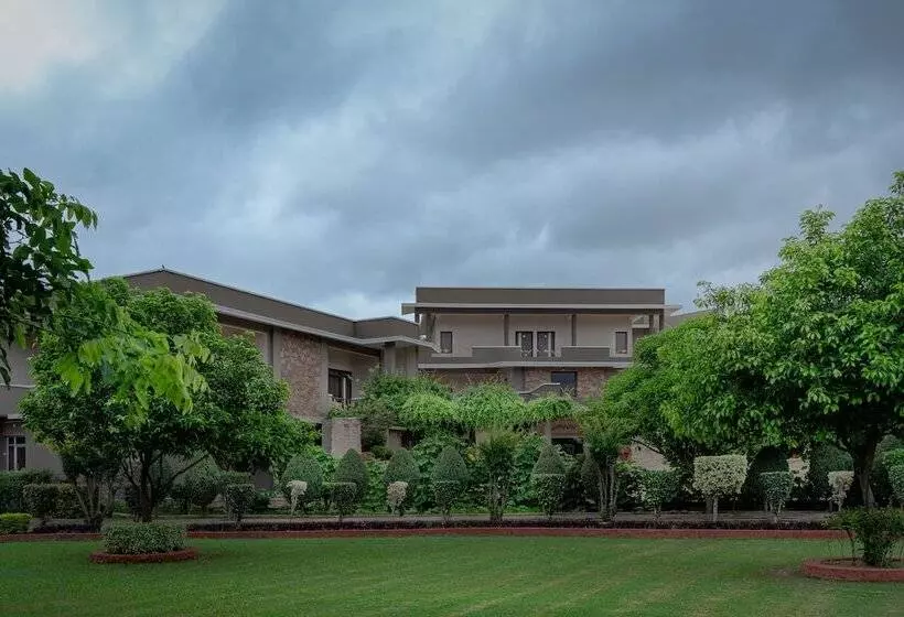 Araliayas Resort & Spa