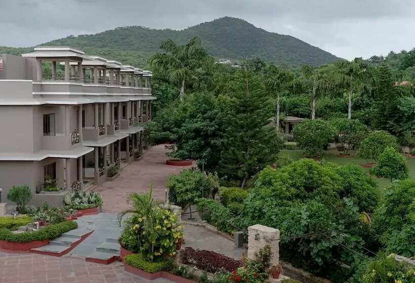 Araliayas Resort & Spa