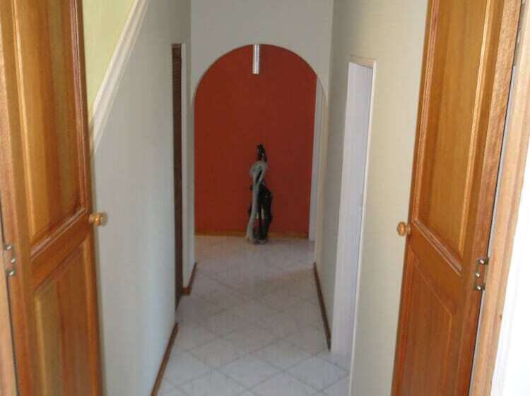 تختخواب و صبحانه Bluewater Beach Accommodation