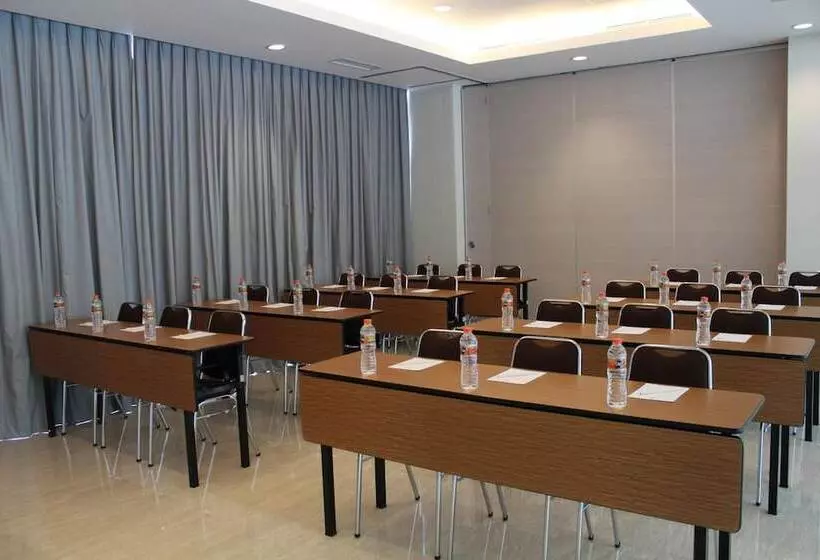 Amaris Hotel Setiabudhi   Bandung