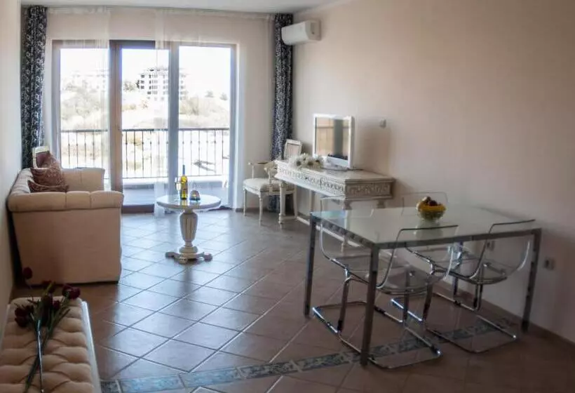 Hotelli Primea Beach Residence