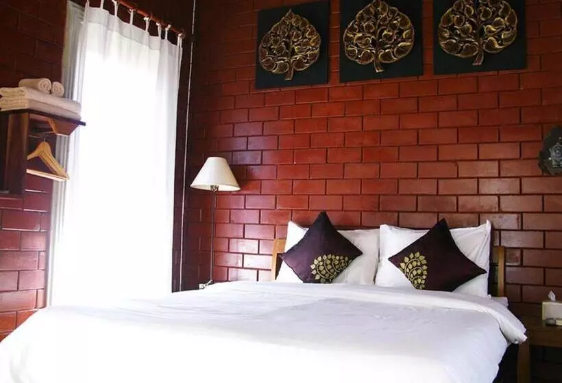 Hotelli Rachavadee Bankrut Resort