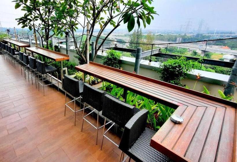 Vasaka Hotel Jakarta Managed By Dafam