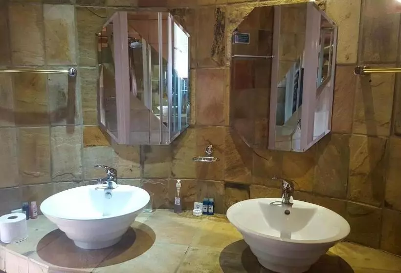Majatalo Aark Guest Lodge