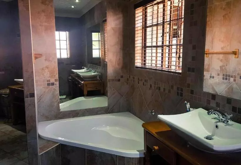Majatalo Aark Guest Lodge