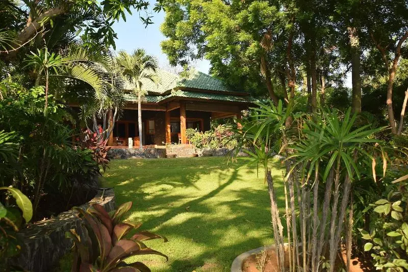 Lomakeskus Tulamben Wreck Divers