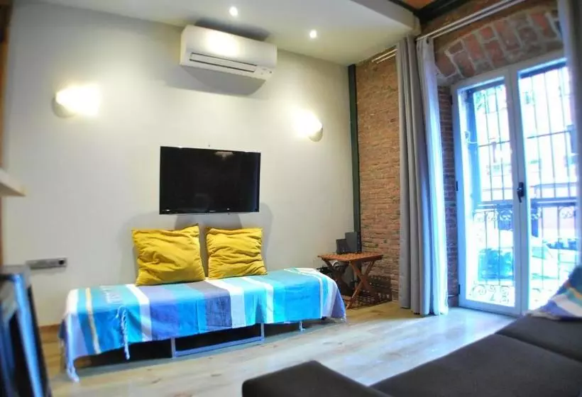 Welcome Apartments Retiro Park Charme