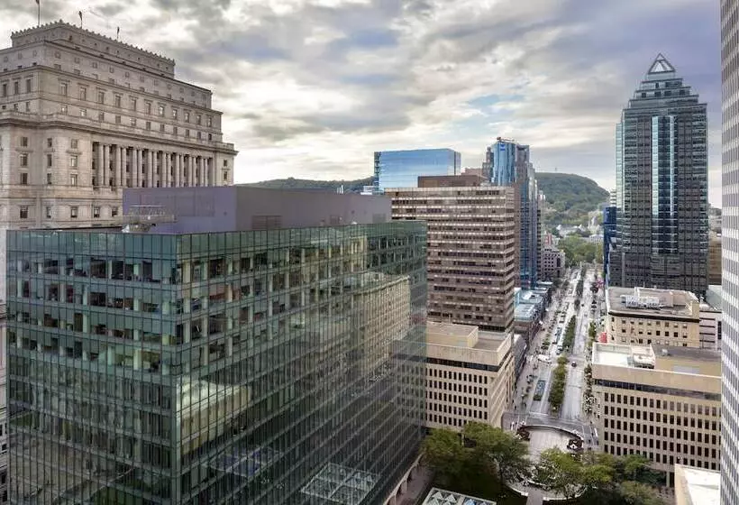 ホテル Fairmont The Queen Elizabeth Gold Experience