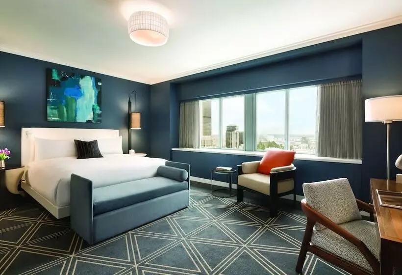 ホテル Fairmont The Queen Elizabeth Gold Experience