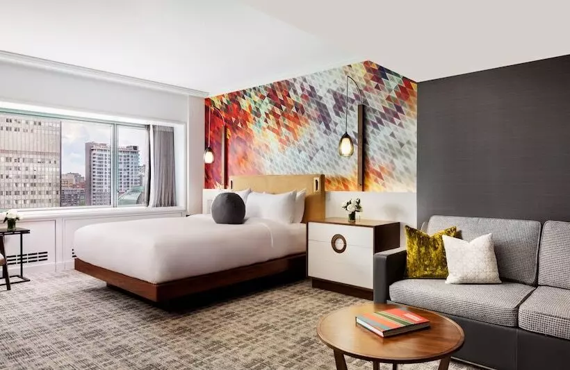 ホテル Fairmont The Queen Elizabeth Gold Experience