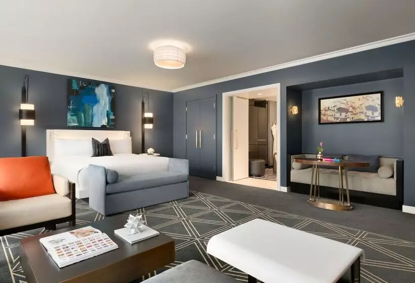 ホテル Fairmont The Queen Elizabeth Gold Experience