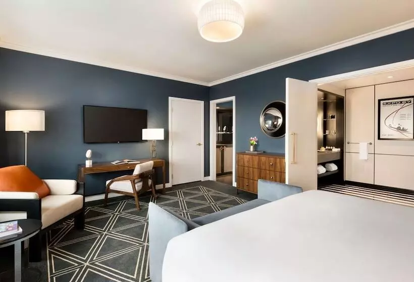 ホテル Fairmont The Queen Elizabeth Gold Experience