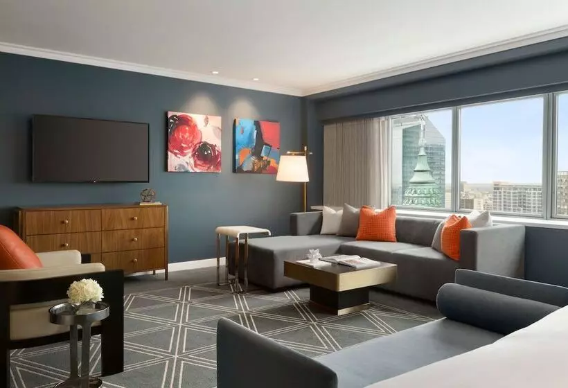 ホテル Fairmont The Queen Elizabeth Gold Experience