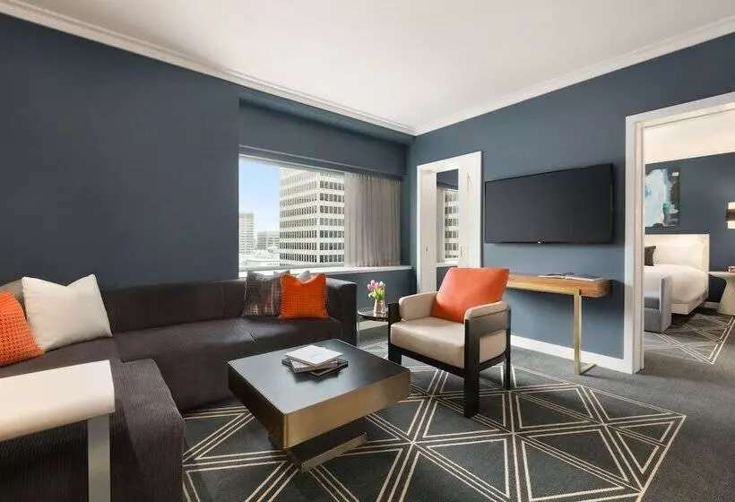 ホテル Fairmont The Queen Elizabeth Gold Experience