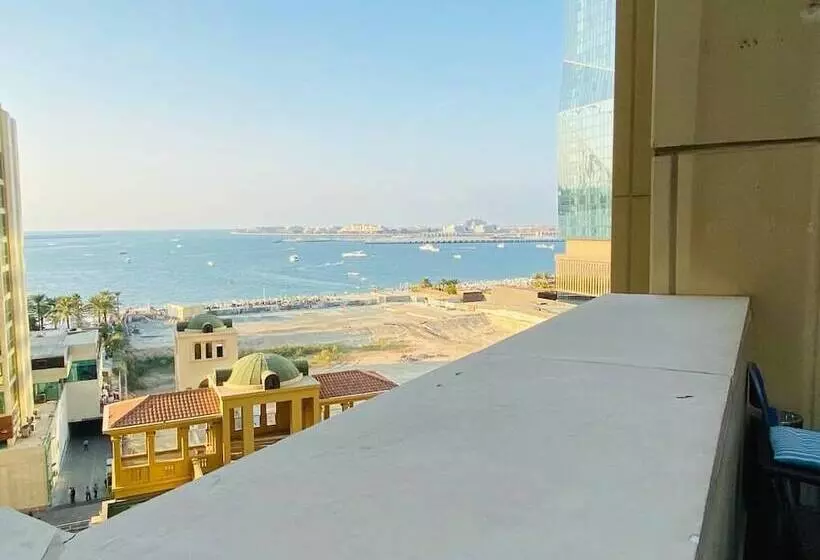 Bollywood Beach Hostel