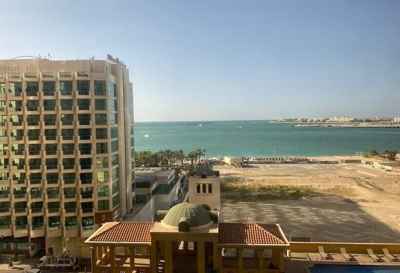 Bollywood Beach Hostel