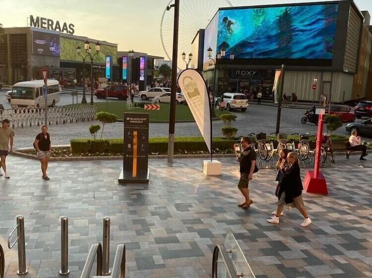 Bollywood Beach Hostel