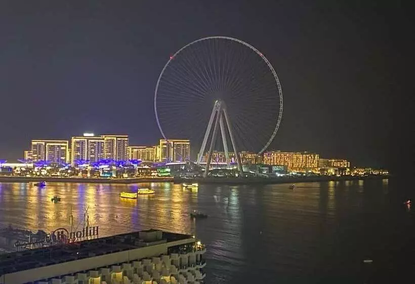 Bollywood Beach Hostel