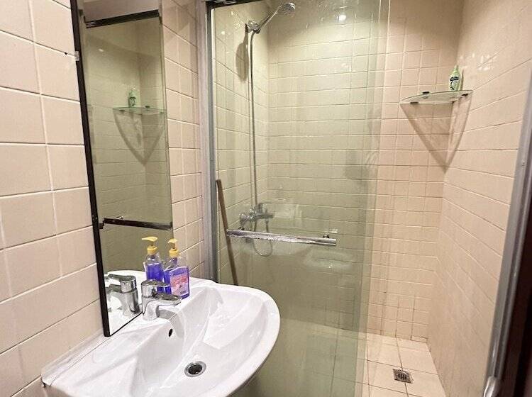 Bollywood Beach Hostel