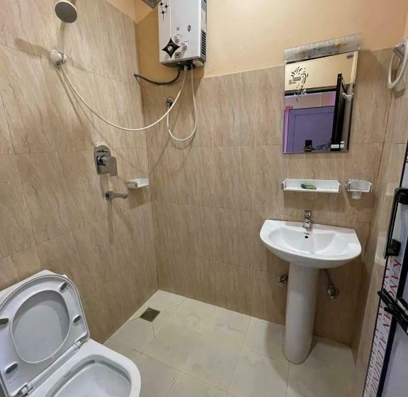 هتل Pigeon Prince